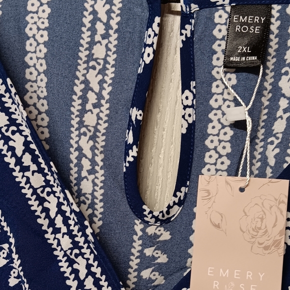 Women Plus Size Floral Print Belted Romper - Picture 2 of 16